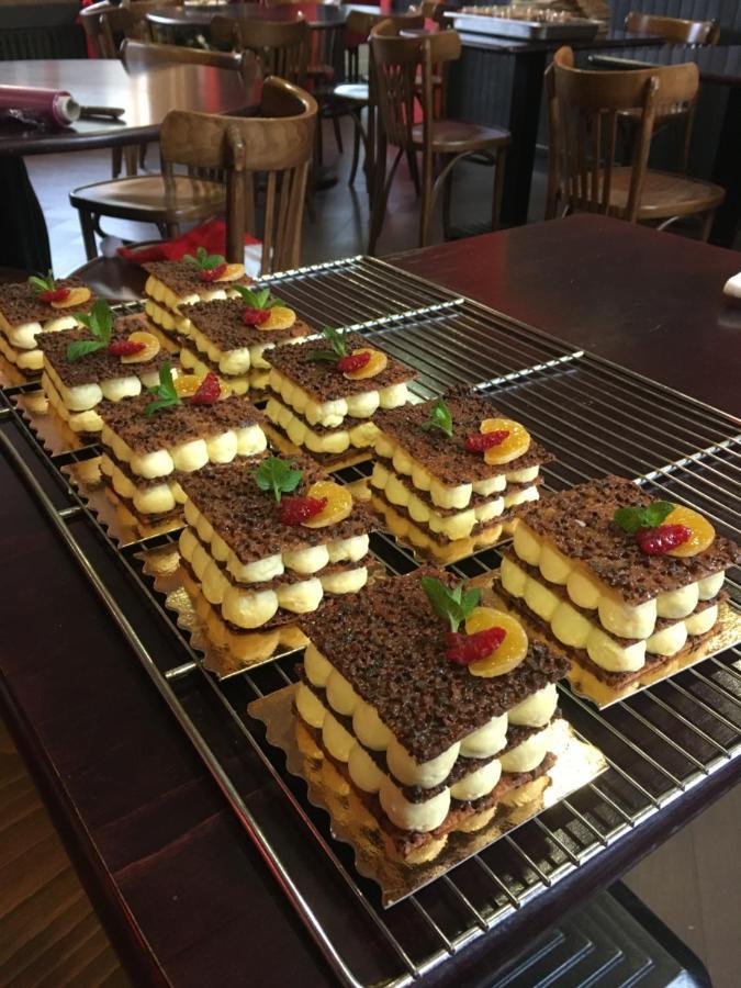 Au Pere Tranquille Hotel Tinchebray-Bocage Eksteriør billede