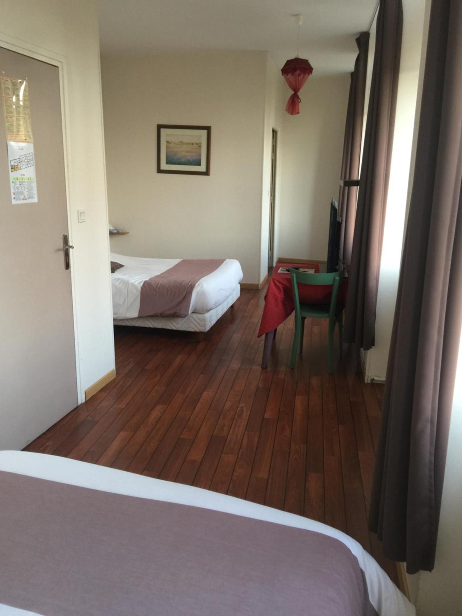 Au Pere Tranquille Hotel Tinchebray-Bocage Eksteriør billede