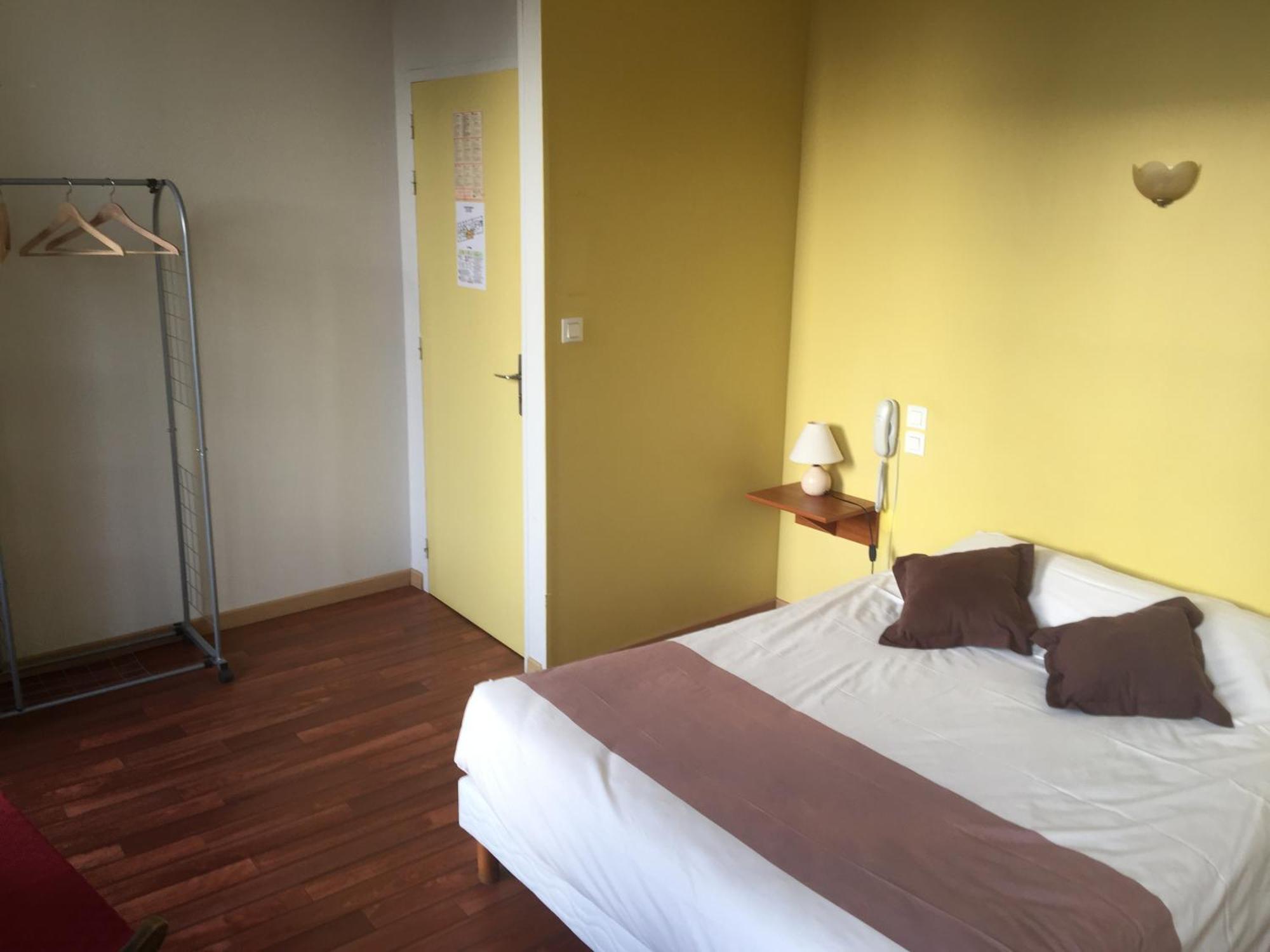Au Pere Tranquille Hotel Tinchebray-Bocage Eksteriør billede